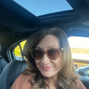 Gorgeous Versace brown sunglasses! Great condition 🍁🎃🍁❤️fall sale